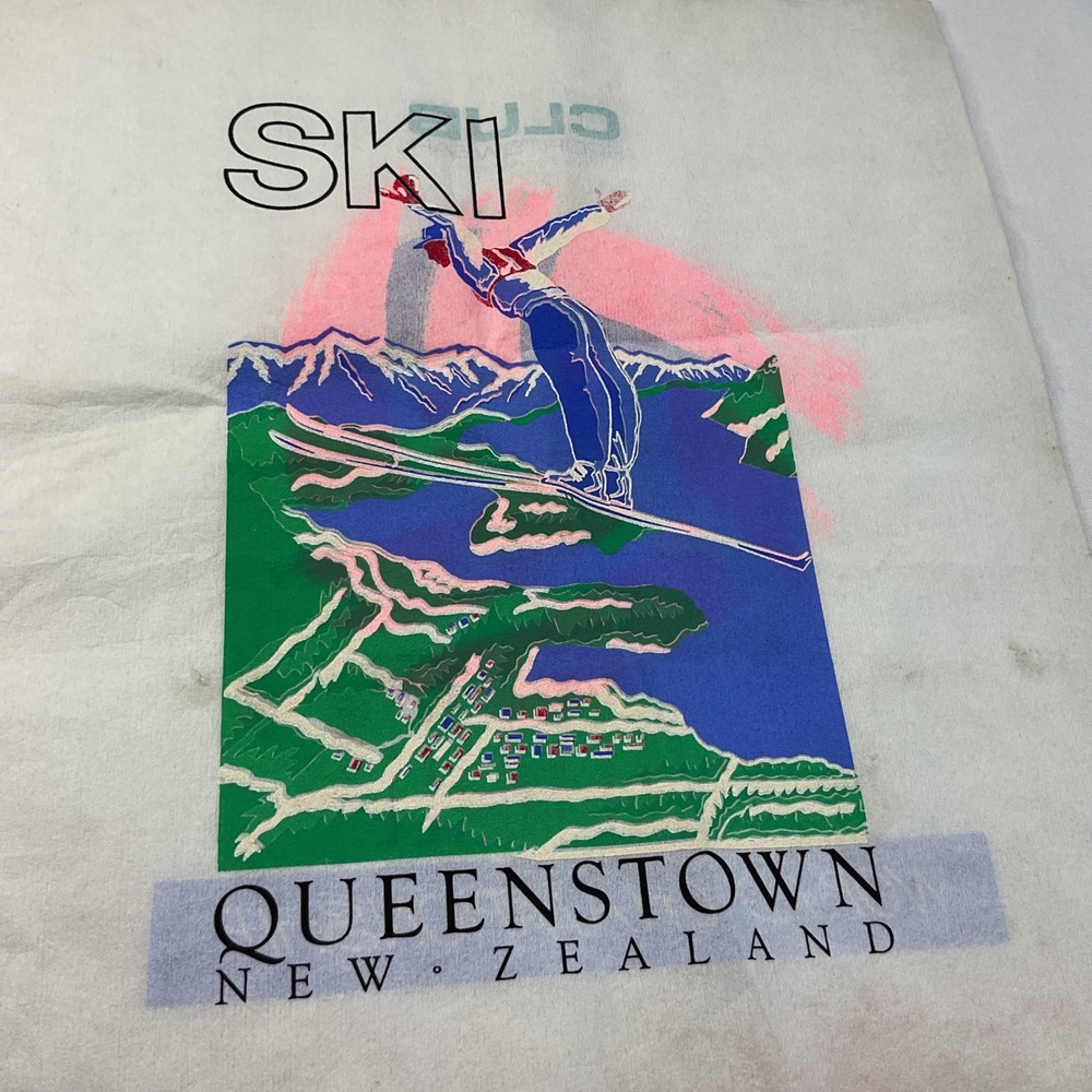 Club Sportswear 90s Ski Queenstown New Zealand Volleyball Art Swatch Vintage